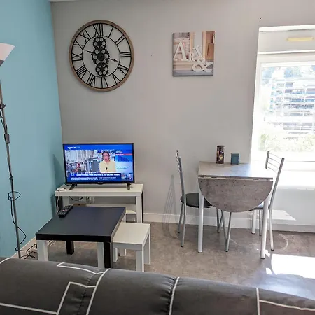 Studio 6 Acces Gare De Et Centre A Pieds